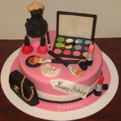 046859Appealing_Make_Up_Theme_Designer_Cake