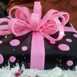 3397882852gift_box_cake