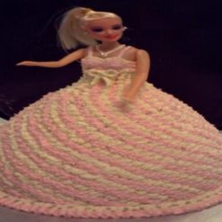 4237211996barbie_doll_(1)