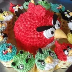 5977511169Angry-Birds-Cake_2_kg