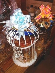 627794cage_theme_hamper_800