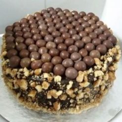 7022057873choc_turffle_shots_cake