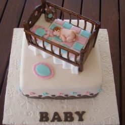 969881Creative_Baby_Crib_baby_shower_cake