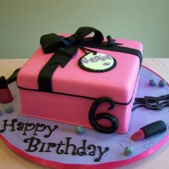 975842Gift_Box_designer_Cake