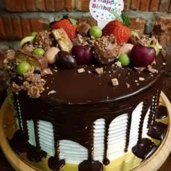 57979166792781Strawberry_Fresh_Fruit_Cake_20_jan