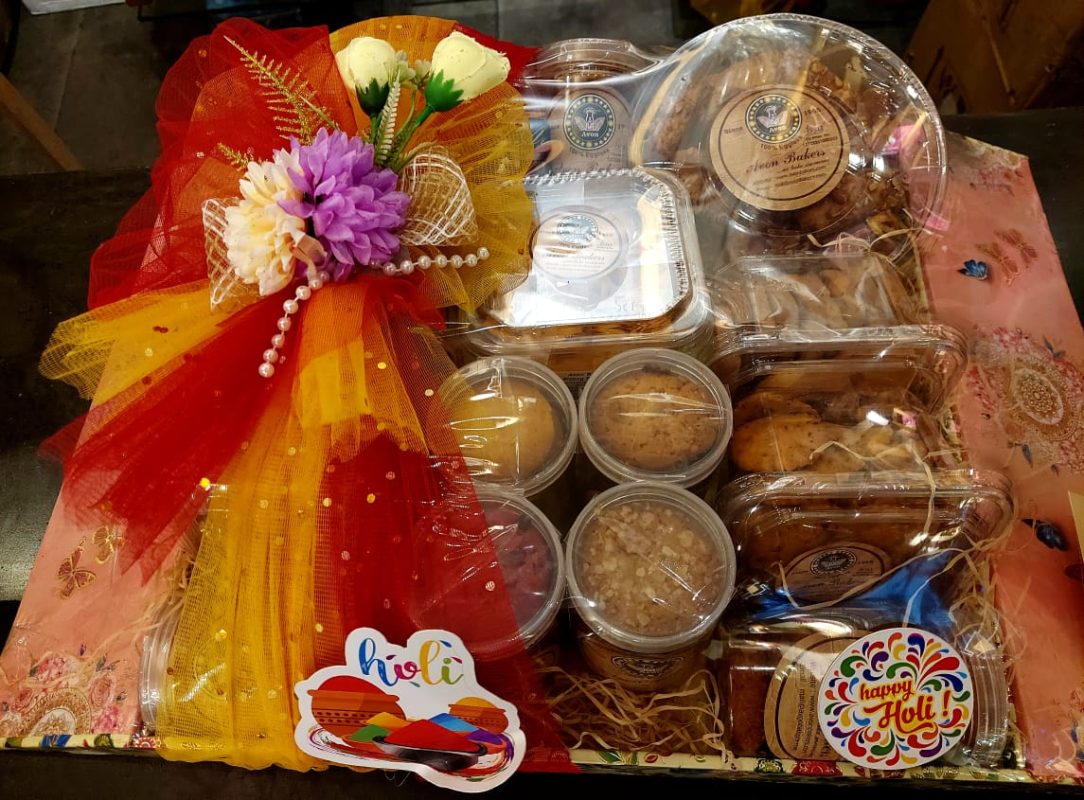 holi special goodies hamper